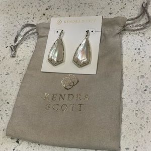 Kendra Scott Carla Earrings